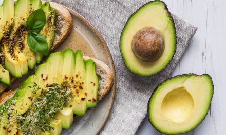 Γιατί πρέπει να τρώμε αβοκάντο; Πώς να το βάλεις στη διατροφή σου