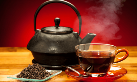 Μαύρο τσάι: Τα οφέλη του και οι διαφορές με το πράσινο