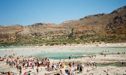 Έρευνα του ΠΑΜΑΚ: Οι μισοί Έλληνες σχεδιάζουν καλοκαιρινές διακοπές