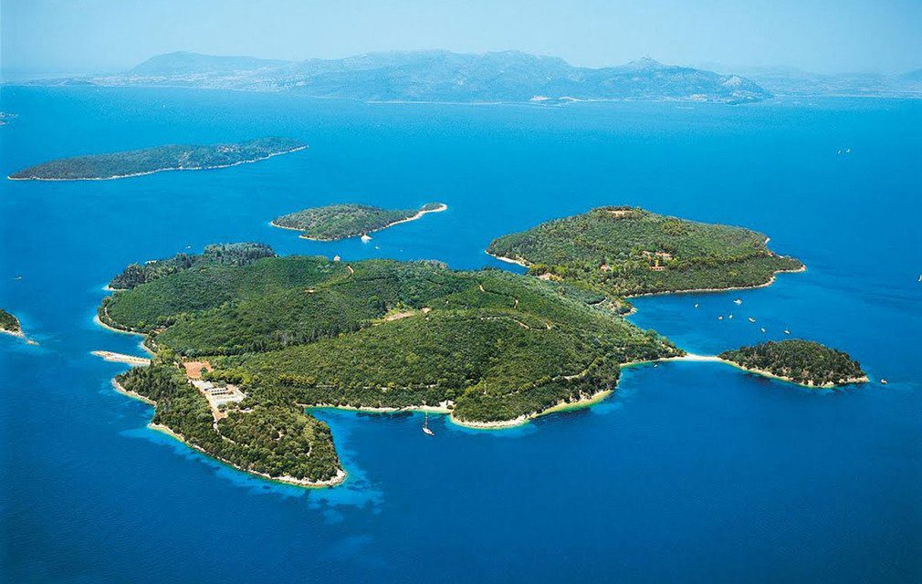 Σαν σήμερα 1 Ιουλίου: Ο Ωνάσης αγοράζει τη νησίδα Σκορπιός